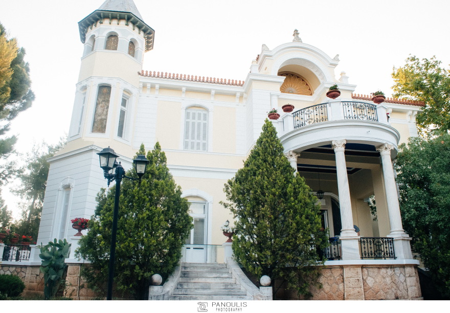 Λαμπερό δείπνο γενεθλίων σε πύργο της Κηφισιάς