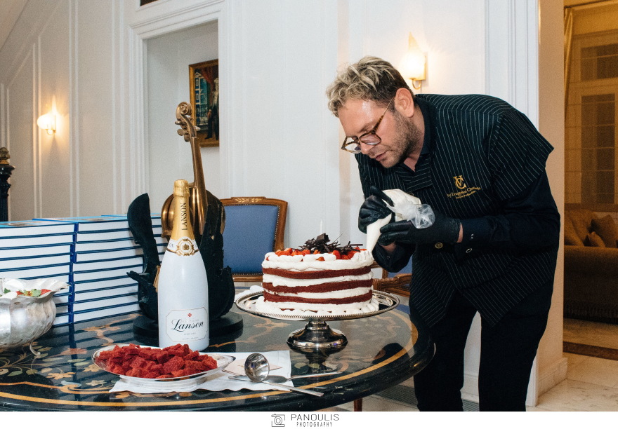 Λαμπερό δείπνο γενεθλίων σε πύργο της Κηφισιάς