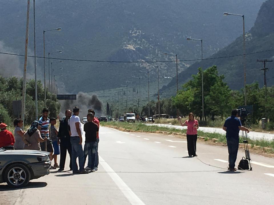 Ένταση στην Άμφισσα: Οδοφράγματα και επεισόδια μετά την κηδεία της 13χρονης 