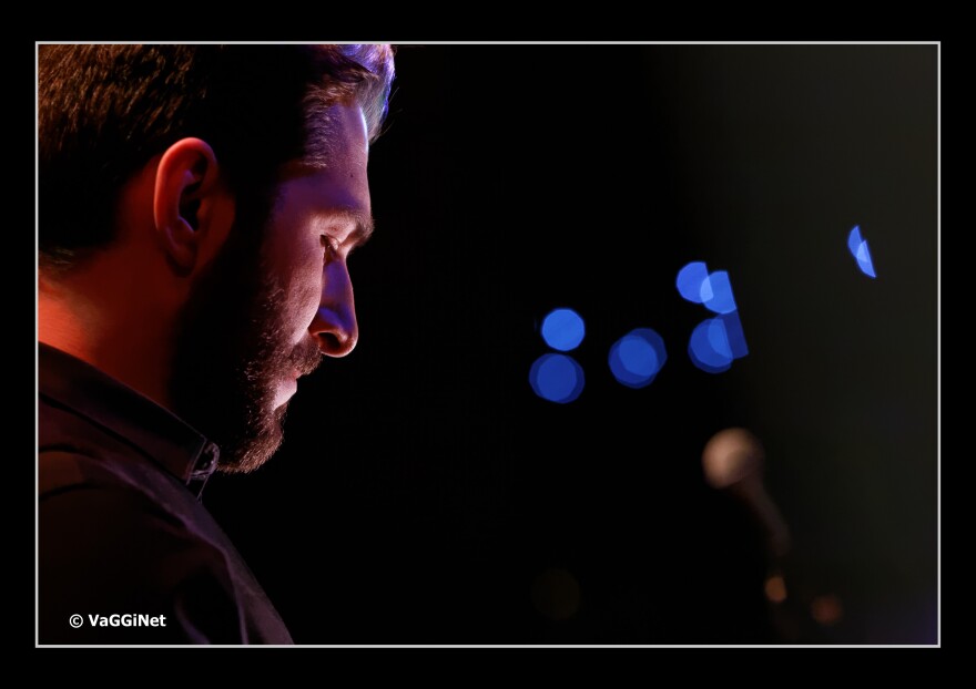 Φωτογραφίζοντας καλλιτέχνες επι σκηνής