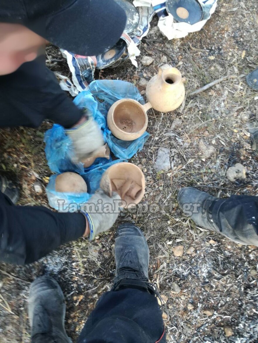 Φωτογραφίες: Πυρκαγιά  αποκάλυψε κρυμμένο αρχαιολογικό θησαυρό στη Φθιώτιδα!