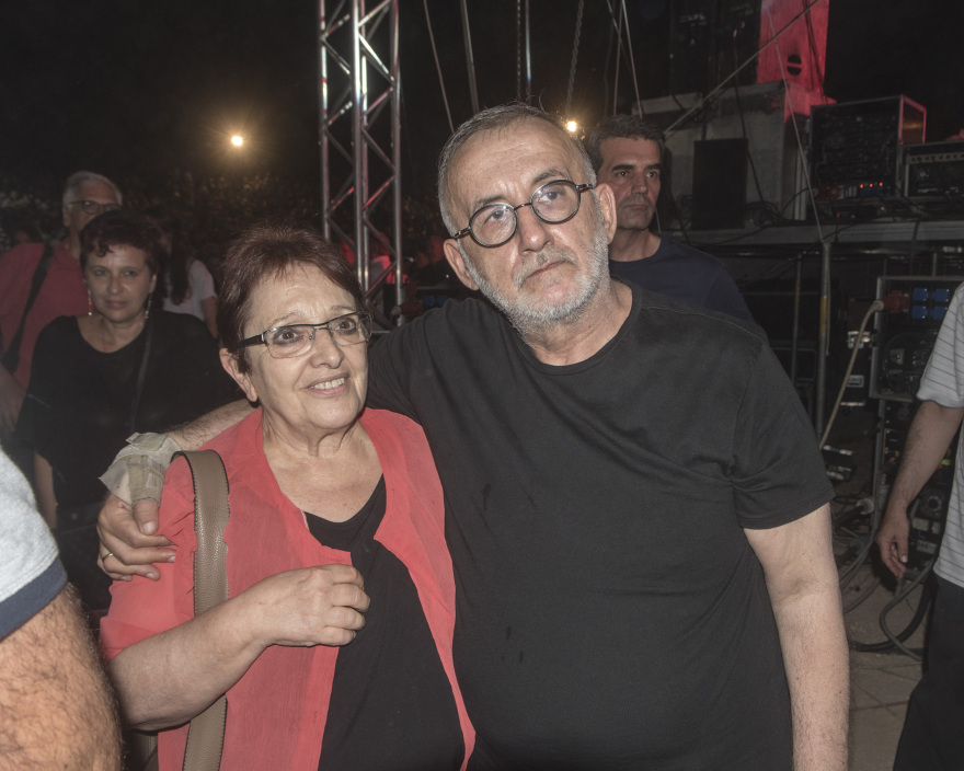 Η τελευταία συγκινητική συναυλία του Θάνου Μικρούτσικου - Δείτε βίντεο