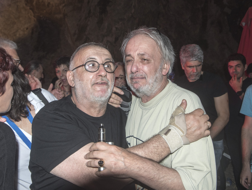 Η τελευταία συγκινητική συναυλία του Θάνου Μικρούτσικου - Δείτε βίντεο