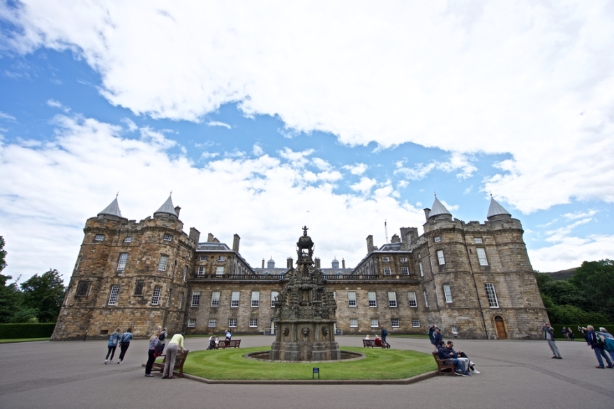 Σκωτία: Ο Νίκος Κοκλώνης στο παραμυθένιο Εδιμβούργο 