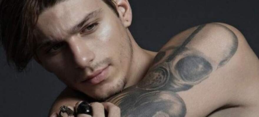 «Φέρθηκαν σαν οχιές στην Σπυροπούλου», λέει γνωστό μοντέλο