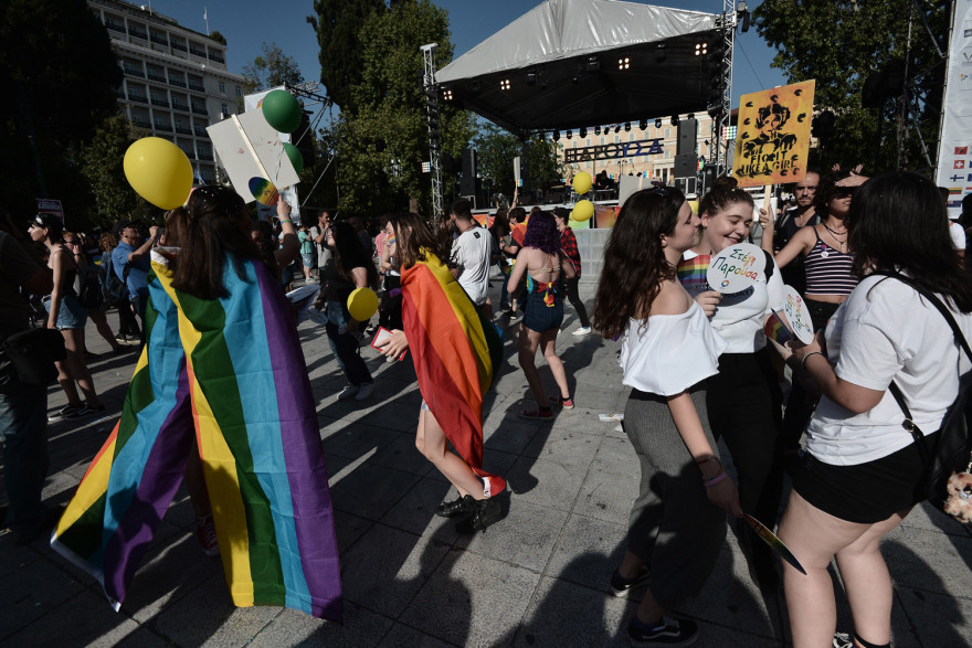 Βίντεο και φωτογραφίες: Στο ρυθμό του Athens Pride η πρωτεύουσα