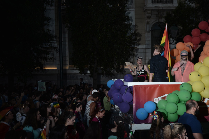 Βίντεο και φωτογραφίες: Στο ρυθμό του Athens Pride η πρωτεύουσα
