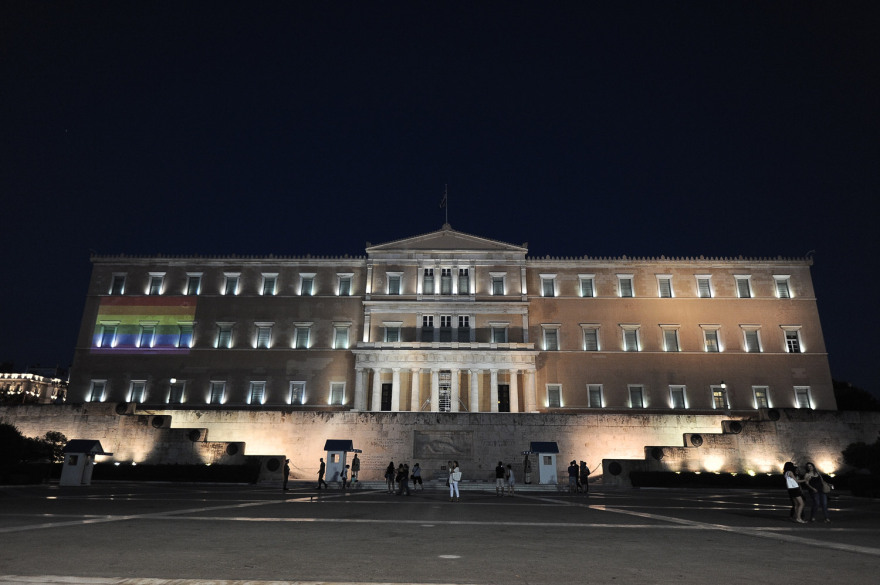 Βίντεο και φωτογραφίες: Στο ρυθμό του Athens Pride η πρωτεύουσα
