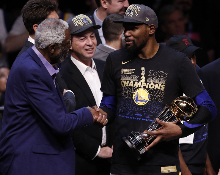 NBA: «Βασιλιάς»... χωρίς στέμμα ο Λεμπρόν - Δεύτερο σερί πρωτάθλημα για τους Ουόριορς