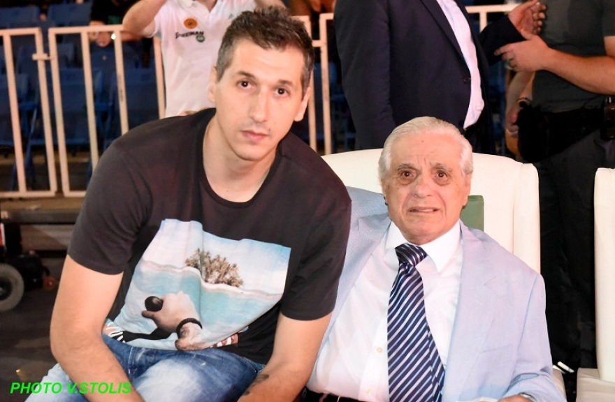 Παύλος Γιαννακόπουλος: Η αποθέωση των οπαδών στην τελευταία φορά στο ΟΑΚΑ