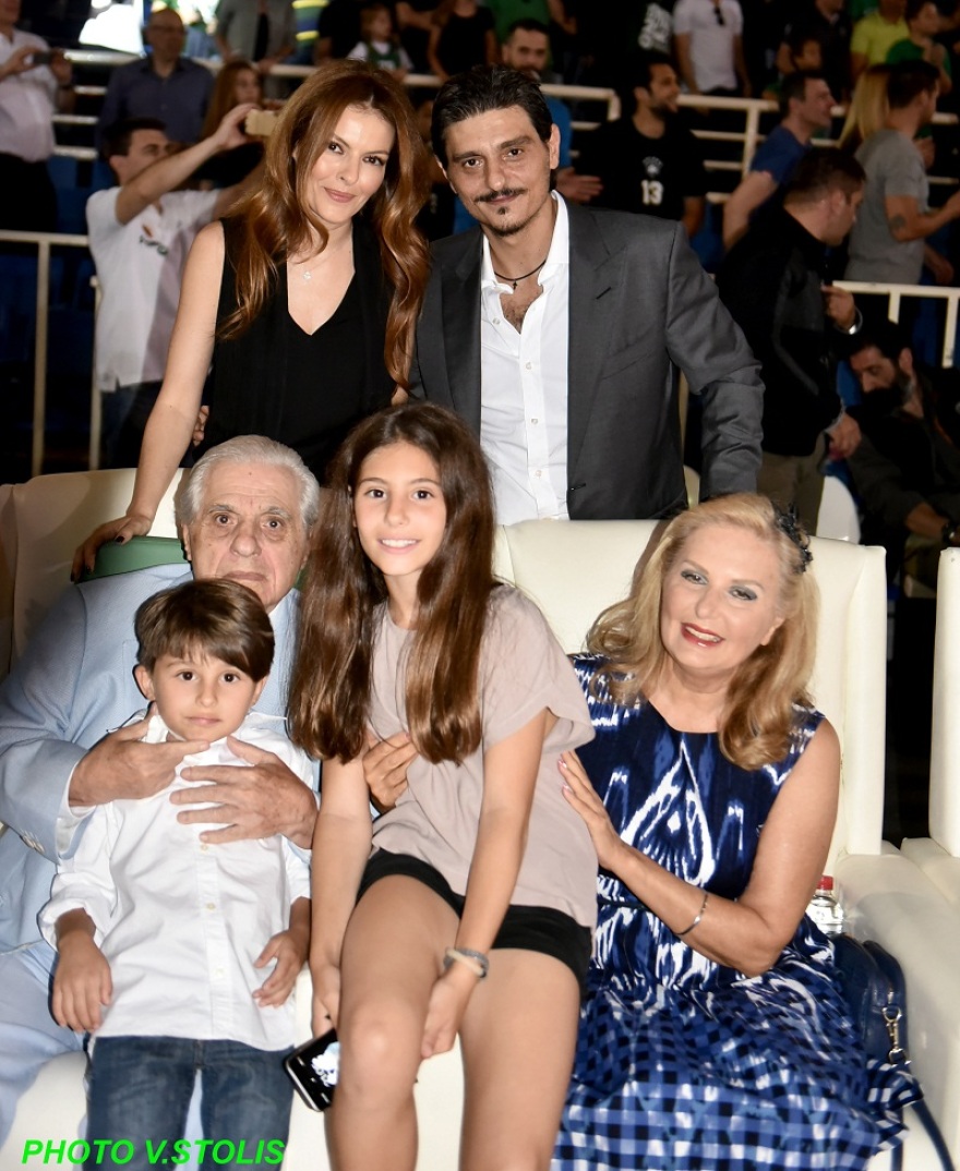 Παύλος Γιαννακόπουλος: Η αποθέωση των οπαδών στην τελευταία φορά στο ΟΑΚΑ