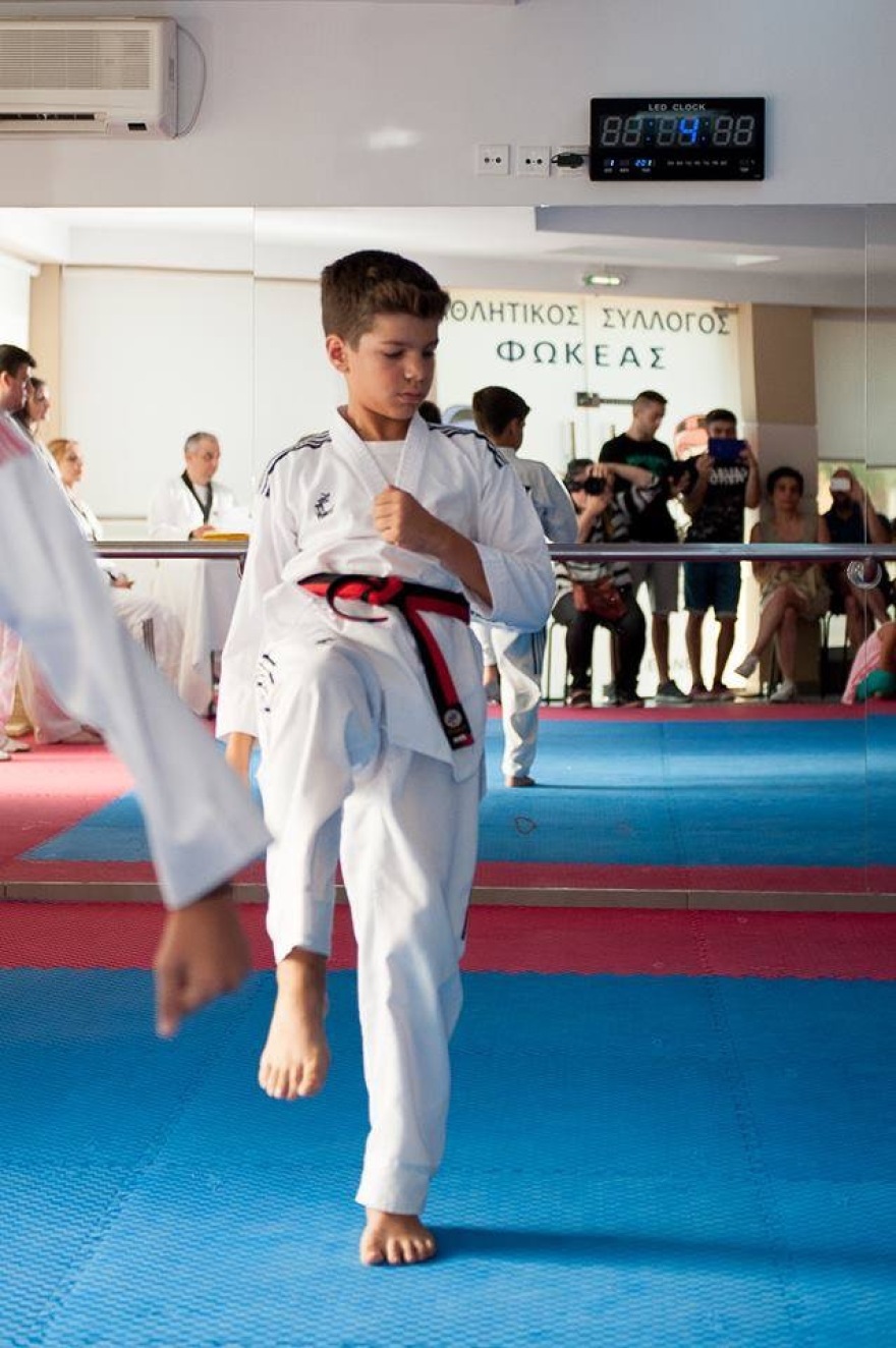 Τραγωδία στον Άλιμο: Μηνύματα συγκίνησης για τον Αλέξανδρο που σκοτώθηκε σε τροχαίο