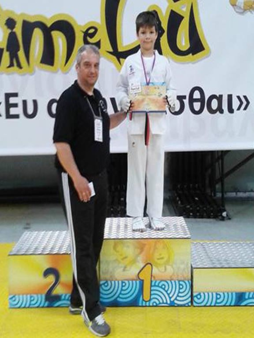 Τραγωδία στον Άλιμο: Μηνύματα συγκίνησης για τον Αλέξανδρο που σκοτώθηκε σε τροχαίο