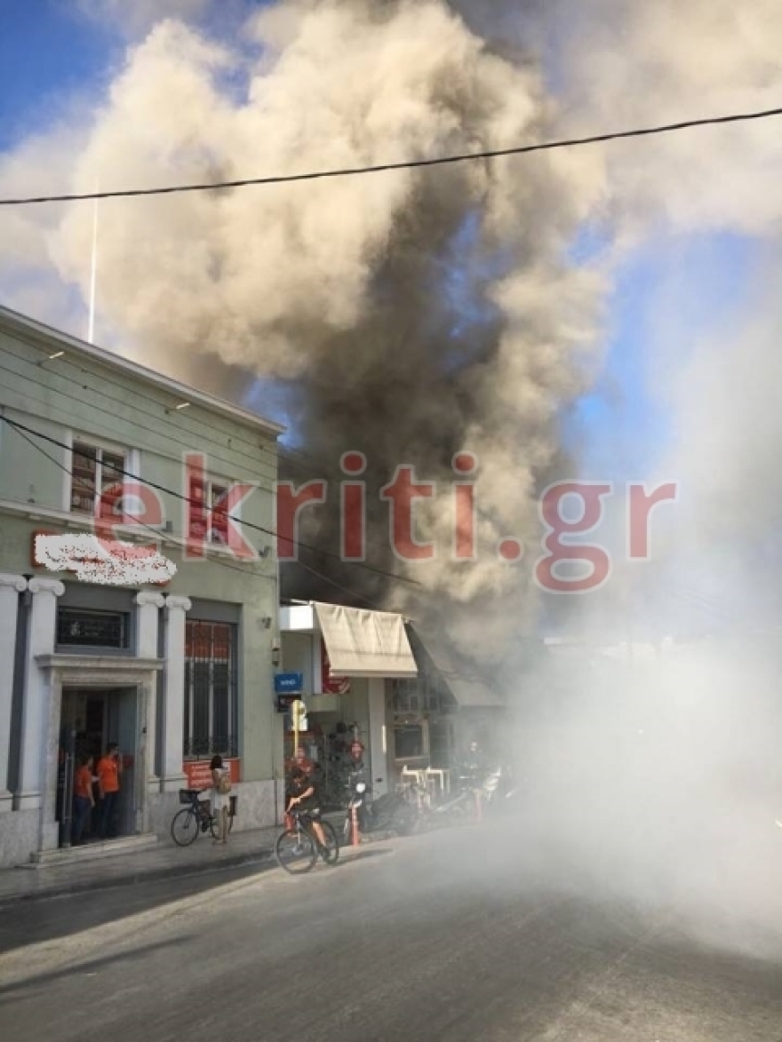 Κρήτη: Πυκνοί καπνοί από φωτιά στο κέντρο των Χανίων 