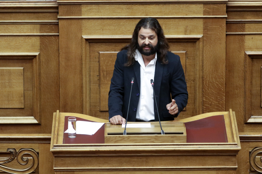 Μπαρμπαρούσης: Ο στρατός να συλλάβει Τσίπρα, Παυλόπουλο, Καμμένο - Βούτσης: Οι χρυσαυγίτες καλούν σε πραξικόπημα