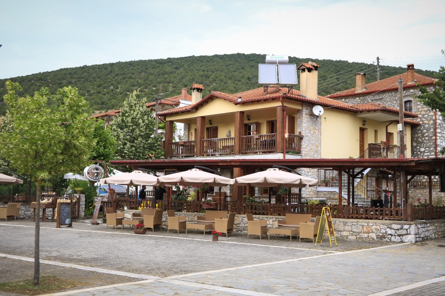 «Πυρετός» προετοιμασιών στις Πρέσπες για την «φιέστα» Τσίπρα - Ζάεφ 