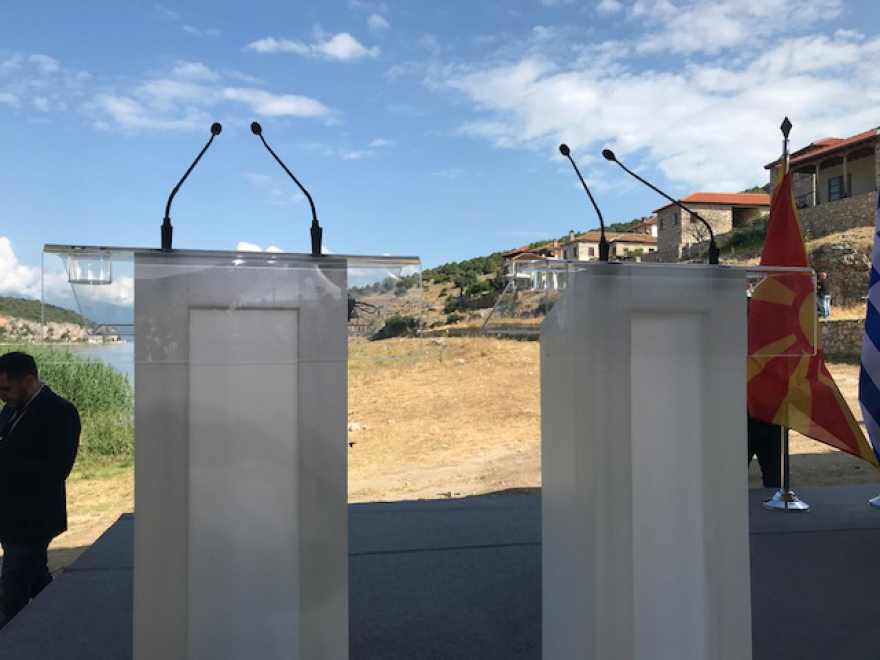 Τσίπρας-Ζάεφ στις Πρέσπες για την υπογραφή: Δρακόντεια μέτρα, λαϊκή οργή