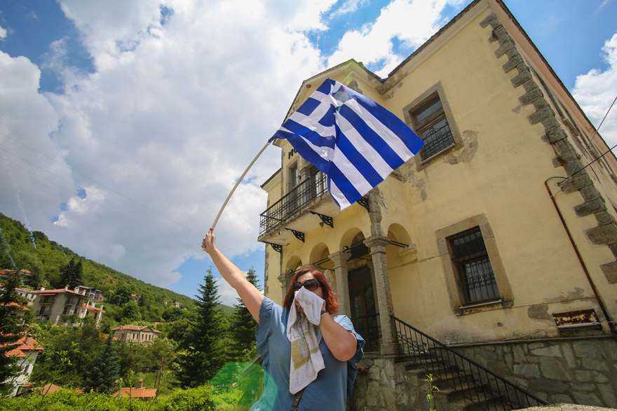 Ξύλο από τα ΜΑΤ εις το όνομα της «Μακεδονίας» στο Πισοδέρι Φλώρινας