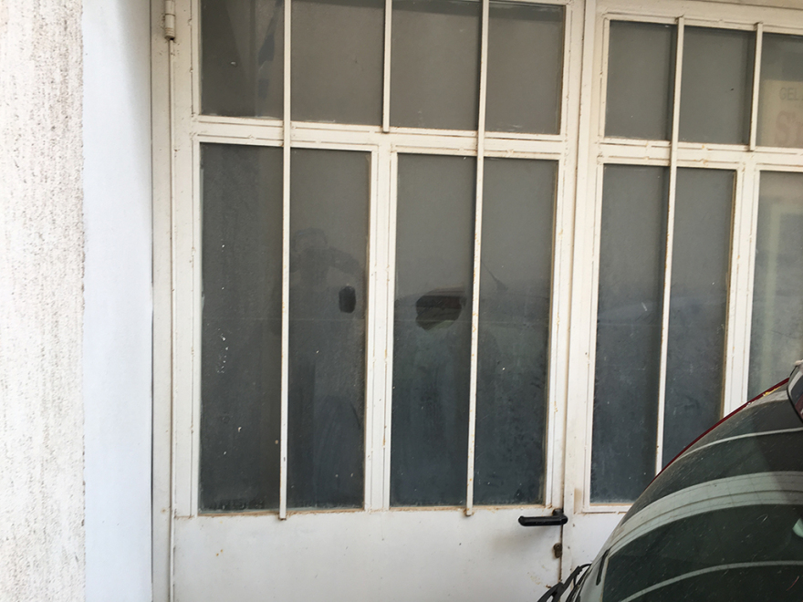 «Δεν ήξερε κανείς ότι στο υπόγειο ήταν ο Σώρρας», λένε κάτοικοι από τον Άλιμο 