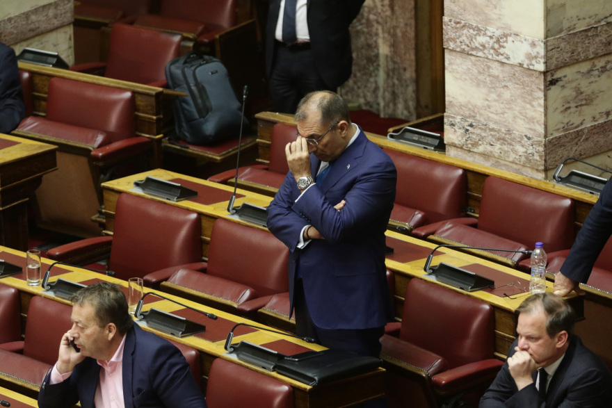 Καταψήφισε την κυβέρνηση ο βουλευτής Δημήτρης Καμμένος - Διεγράφη από τους ΑΝΕΛ