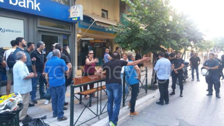 Αποδοκίμασαν την Κουντουρά και στελέχη των ΑΝΕΛ στα Χανιά