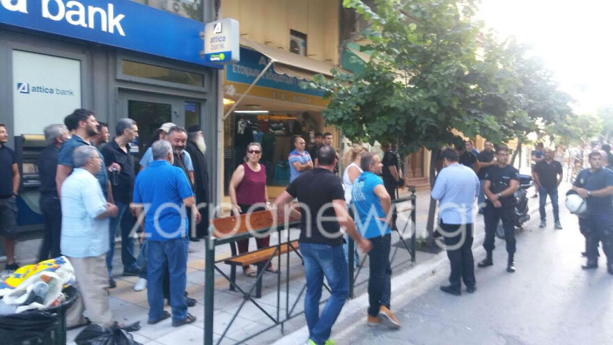 Αποδοκίμασαν την Κουντουρά και στελέχη των ΑΝΕΛ στα Χανιά
