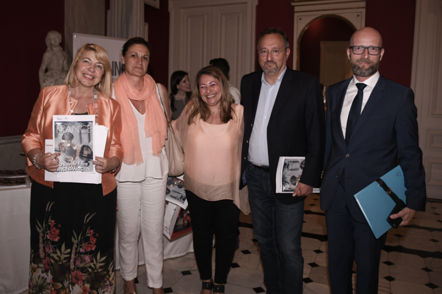 «Ραντεβού στη Γαλλία»: Το περιοδικό που μιλάει ελληνικά και μας γνωρίζει τα γαλλικά τοπία