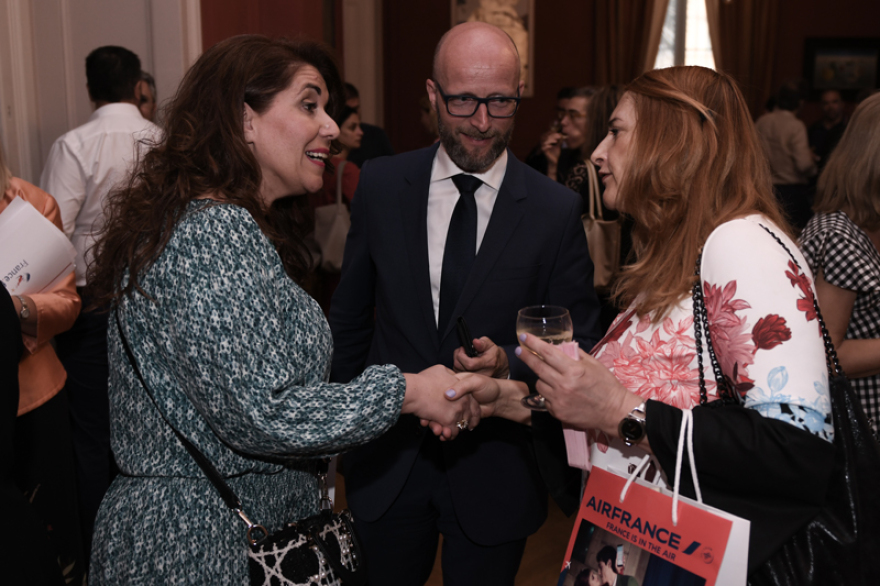 «Ραντεβού στη Γαλλία»: Το περιοδικό που μιλάει ελληνικά και μας γνωρίζει τα γαλλικά τοπία