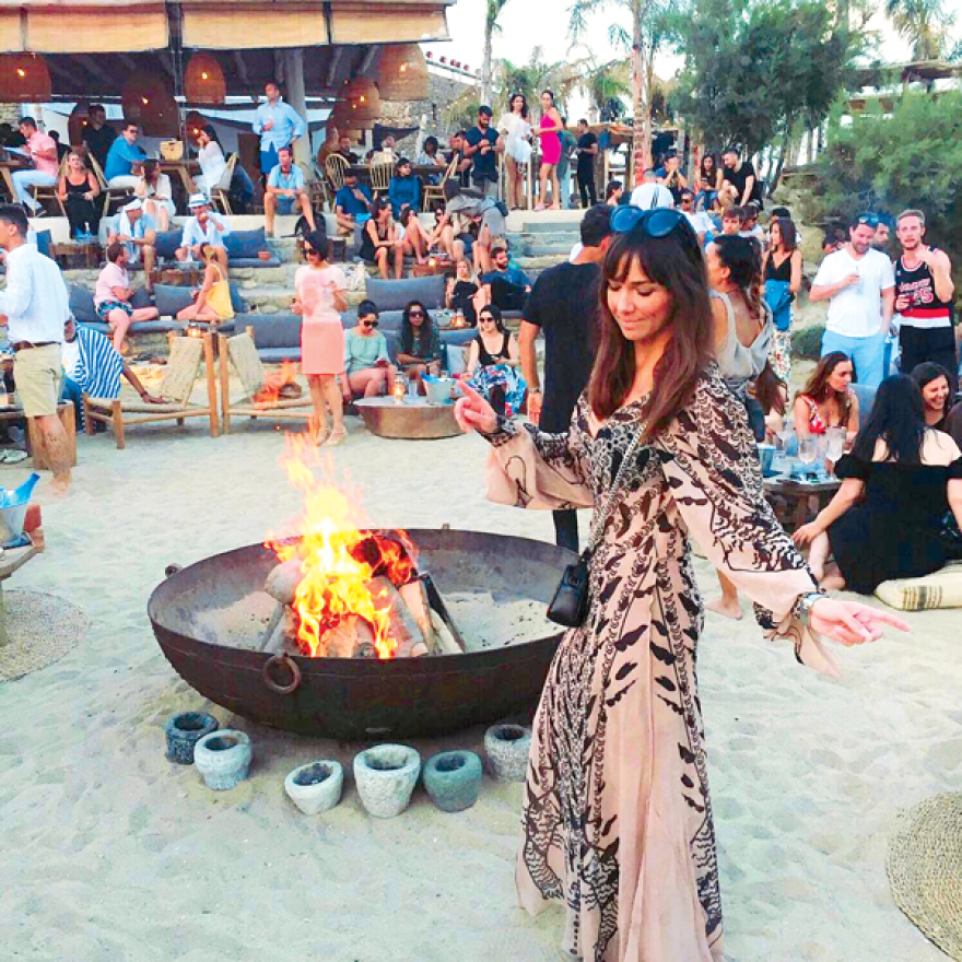 Μύκονος: Beach bar με τζίρο βιομηχανίας 