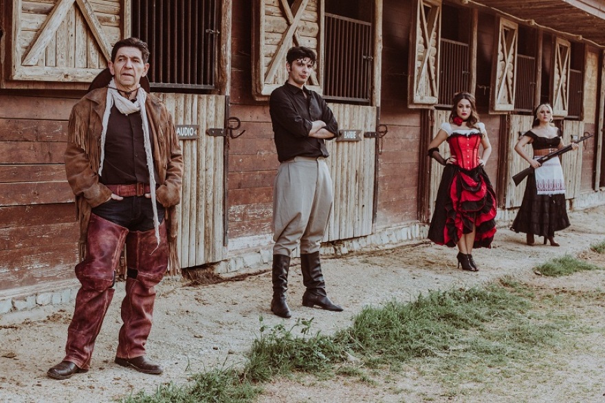 Η «Άγρια Δύση» του Θοδωρή Αθερίδη ξεκινά καλοκαιρινή περιοδεία