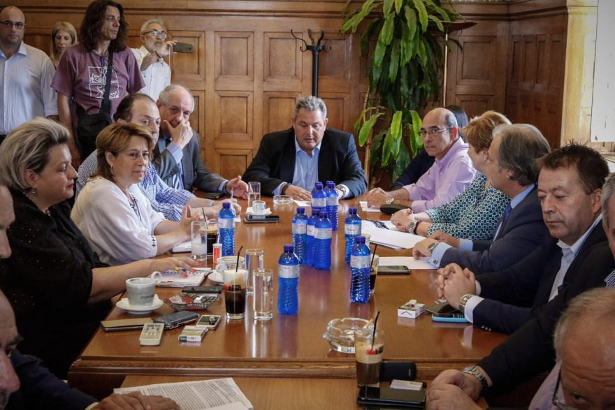 Καμμένος: Κατήγγειλε σχέδιο εξαγοράς βουλευτών των ΑΝΕΛ