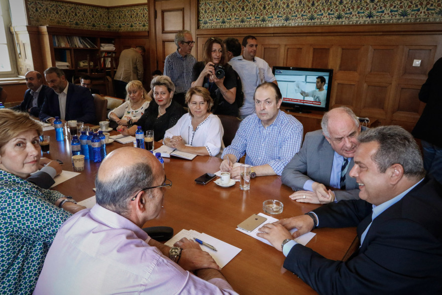 Καμμένος: Κατήγγειλε σχέδιο εξαγοράς βουλευτών των ΑΝΕΛ