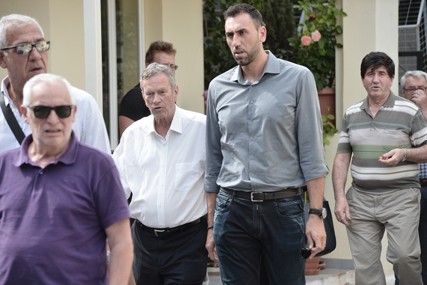 Το τελευταίο «αντίο» στον Κώστα Πολίτη