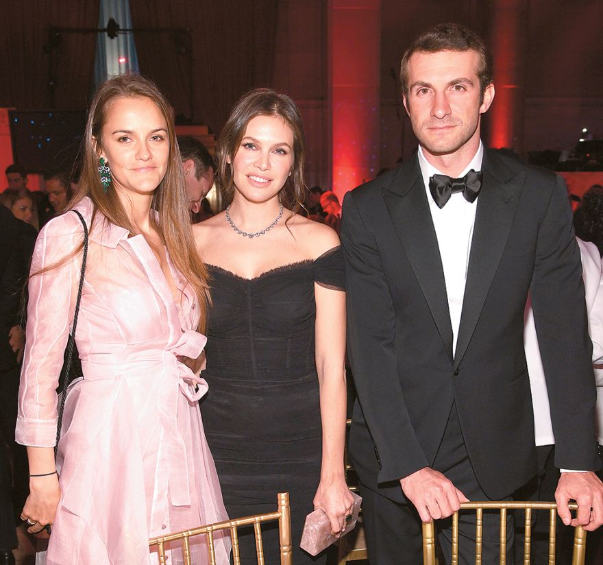 Ο Σταύρος Νιάρχος αρραβωνιάστηκε την πρώην του Αμπράμοβιτς, Ντάσα Ζούκοβα