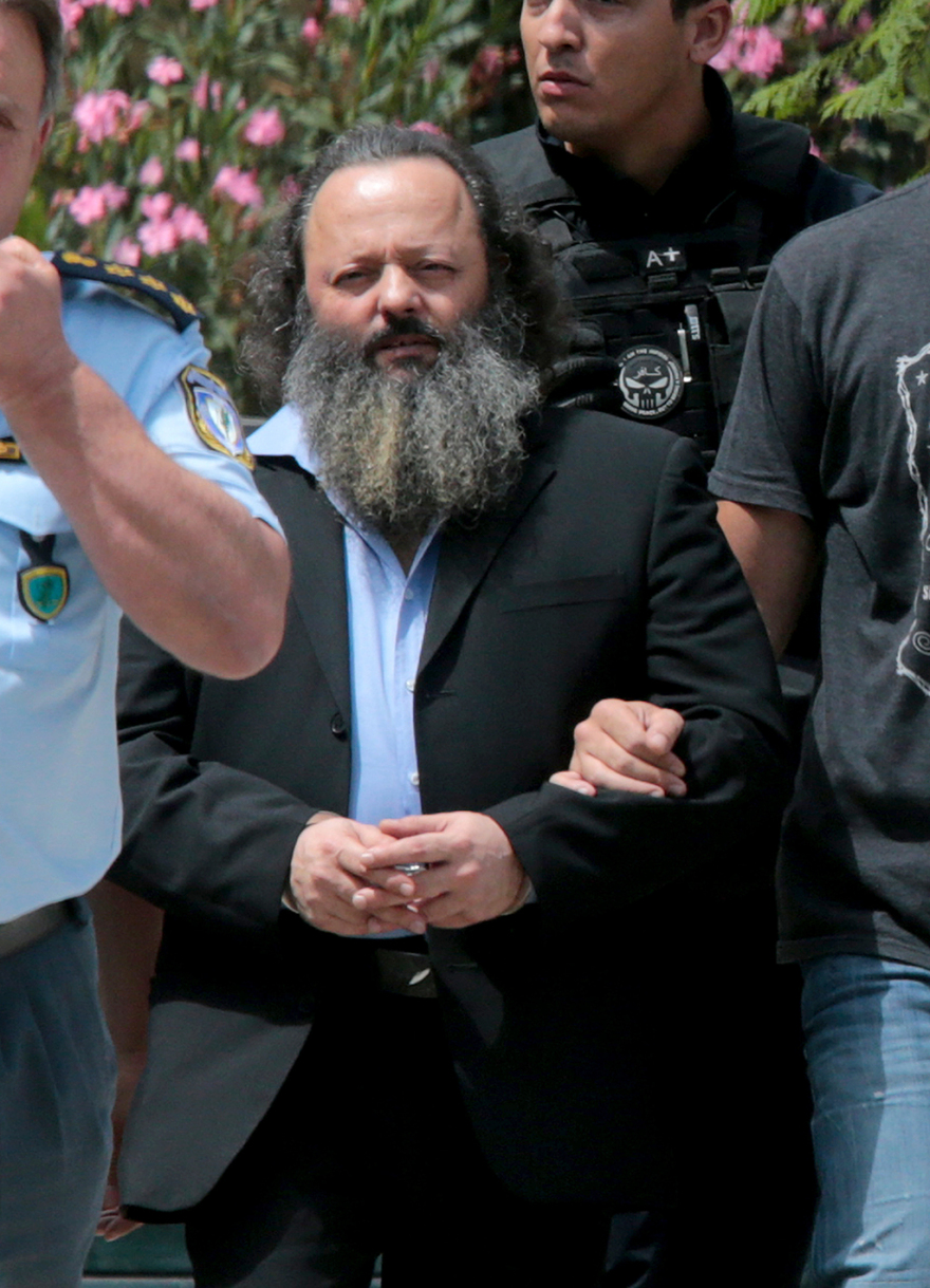 Φυγάδευσαν τον γενειοφόρο Σώρρα από τα δικαστήρια