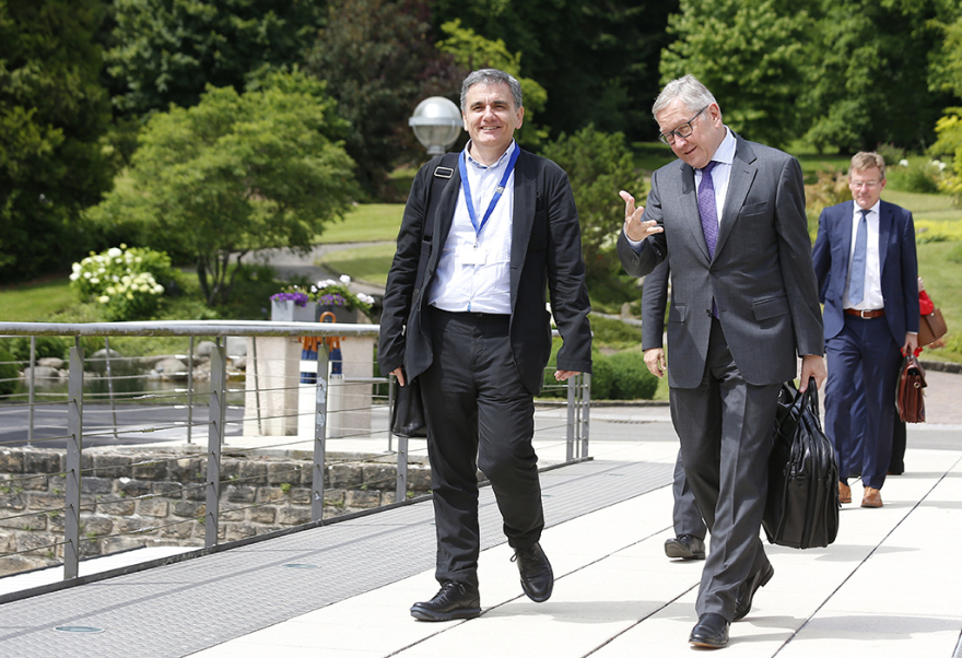 Σε εξέλιξη το Eurogroup: Τι προβλέπει ο «ζουρλομανδύας» που κλειδώνει για την Ελλάδα 