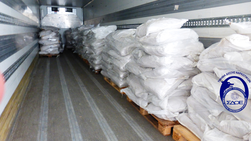 Έφεραν πρώτη ύλη από την Σανγκάη στον Πειραιά για να φτιάξουν ναρκωτικά