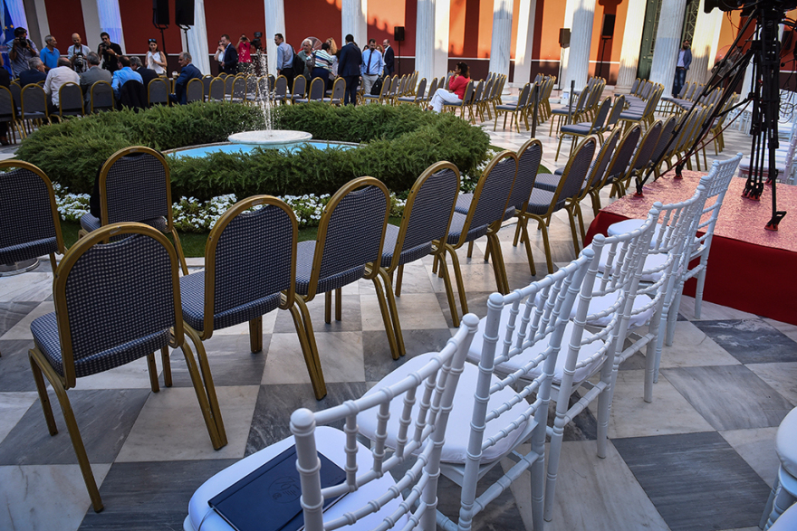 Πυρετώδεις προετοιμασίες για τη «φιέστα» με τις γραβάτες στο Ζάππειο 