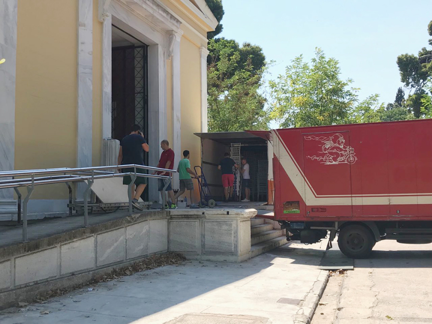 Πυρετώδεις προετοιμασίες για τη «φιέστα» με τις γραβάτες στο Ζάππειο 