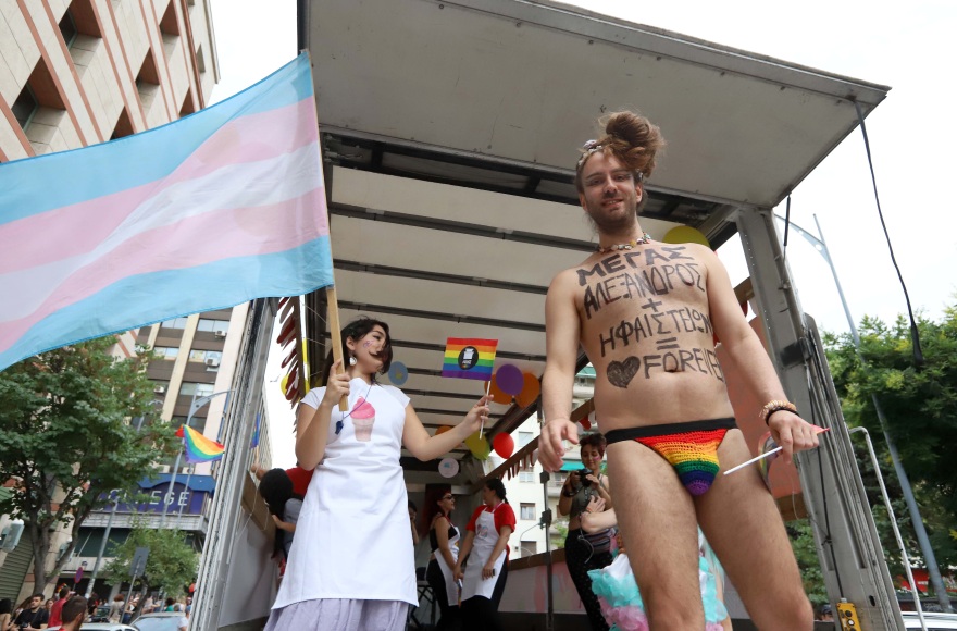 Φωτογραφίες: Χρώμα, χορός και... απρόοπτα στο 7ο Thessaloniki Pride