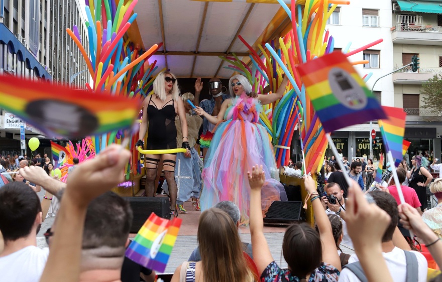 Φωτογραφίες: Χρώμα, χορός και... απρόοπτα στο 7ο Thessaloniki Pride