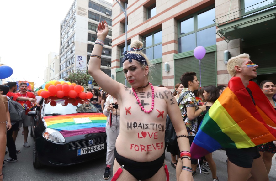 Φωτογραφίες: Χρώμα, χορός και... απρόοπτα στο 7ο Thessaloniki Pride