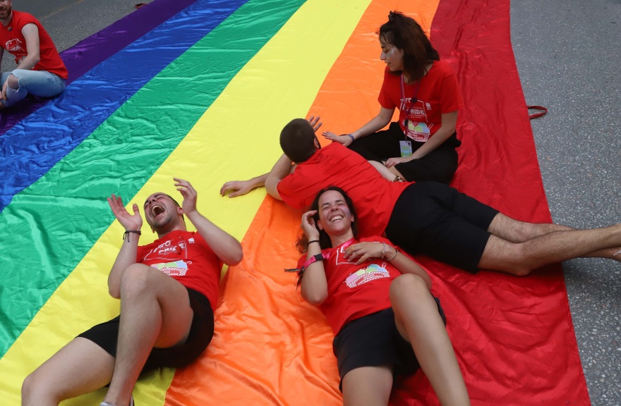 Φωτογραφίες: Χρώμα, χορός και... απρόοπτα στο 7ο Thessaloniki Pride