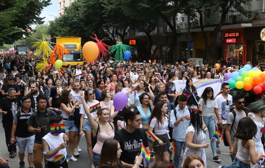 Φωτογραφίες: Χρώμα, χορός και... απρόοπτα στο 7ο Thessaloniki Pride