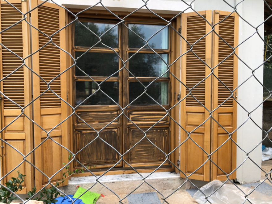 Σε ντουλάπα συνελήφθη ο ένας από τους δραπέτες της Αργυρούπολης: Σε Κορωπί-Λούτσα ψάχνουν τους άλλους δύο