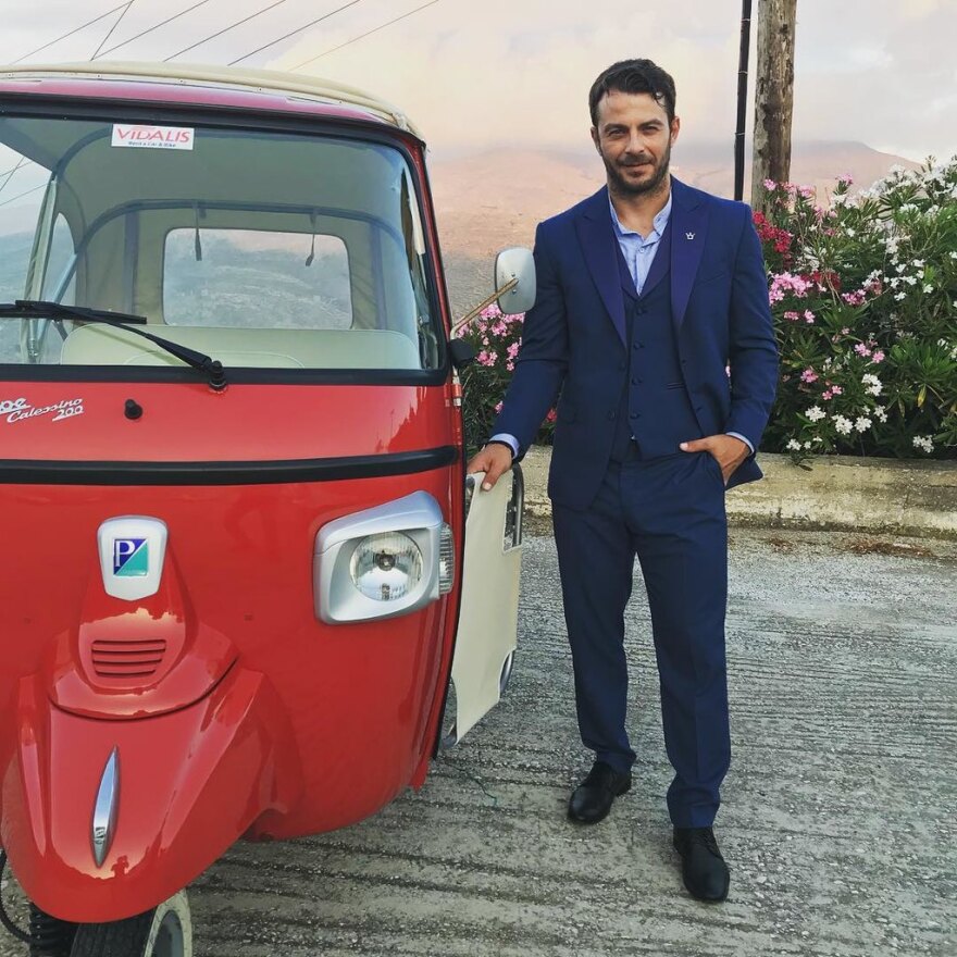 Αλά Survivor ο γάμος του Χρανιώτη στην Τήνο: Τη νύφη την παρέδωσε ο Ντάνος