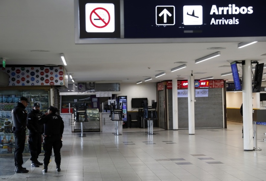 Η Αργεντινή κατέβασε «ρολά» για την «παράδοση της κυβέρνησης στο ΔΝΤ»