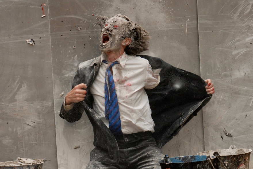 Olivier de Sagazan: Η «Παραμόρφωση» σε κάνει να ενδοσκοπήσεις βαθιά μέσα σου