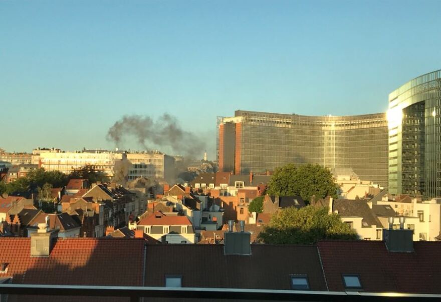 Βρυξέλλες: Μεγάλη πυρκαγιά σε αποθήκη κοντά στην έδρα της Κομισιόν