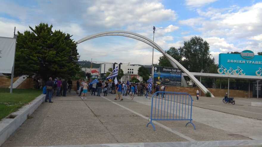 Θεσσαλονίκη: Πεδίο μάχης μέχρι αργά η πόλη για εκδήλωση του ΣΥΡΙΖΑ για το Μακεδονικό - Συγκρούσεις με τα ΜΑΤ και χημικά